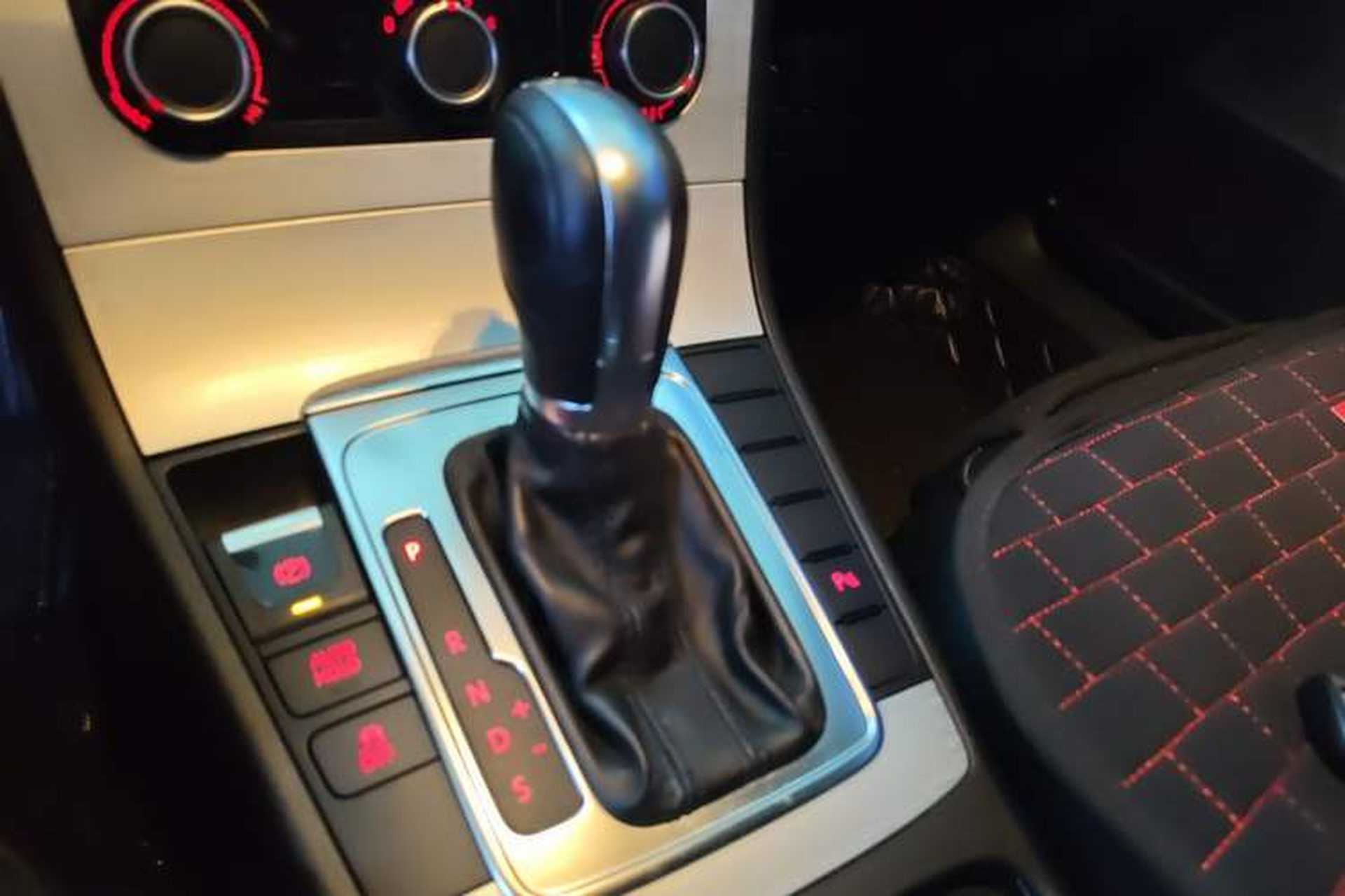 Used Volkswagen Magotan 2013 1.8TSI Premier Model Gear Lever