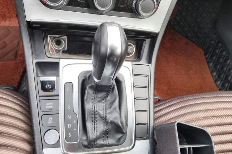 Used Volkswagen Magotan 2013 1.8TSI Comfort Model Gear Lever
