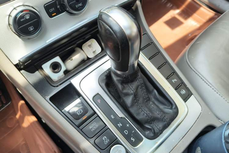 Used Volkswagen Magotan 2013 2.0 TSI Ultimate Model Gear Lever