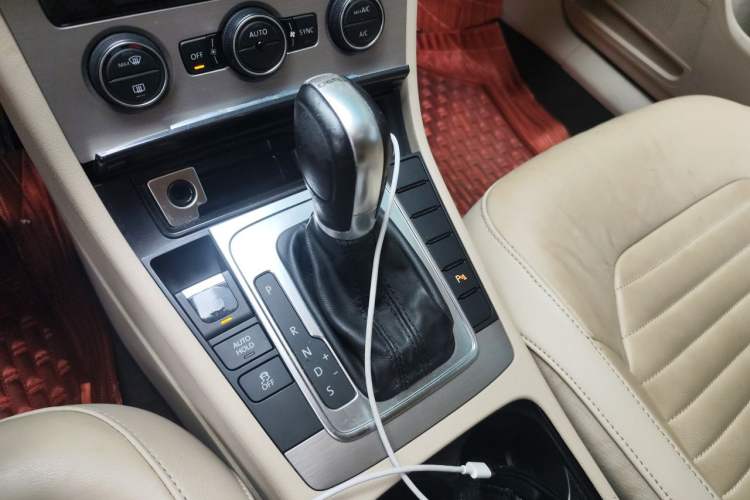 Used Volkswagen Magotan 2013 1.8TSI Luxury Model Gear Lever