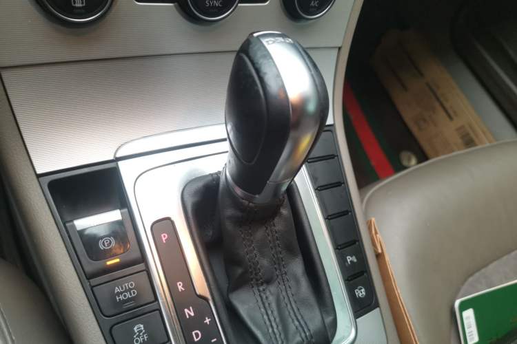 Used Volkswagen Magotan 2013 2.0 TSI Ultimate Model Gear Lever