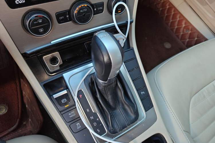 Used Volkswagen Magotan 2013 1.8TSI Luxury Model Gear Lever