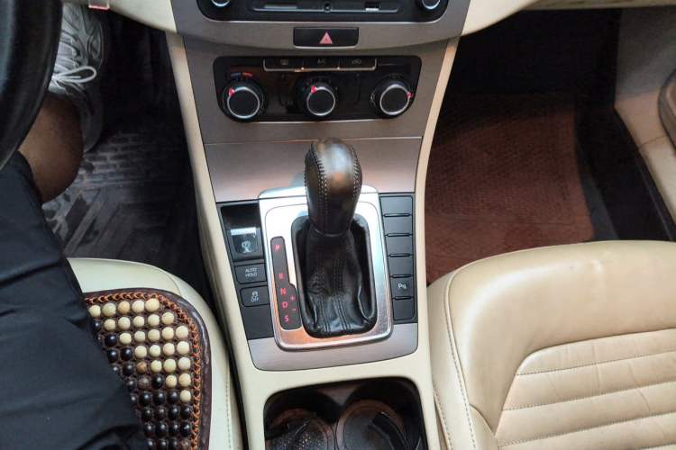 Used Volkswagen Magotan 2013 1.8TSI Premier Model Gear Lever