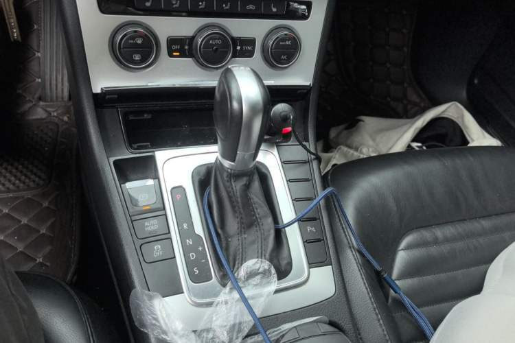 Used Volkswagen Magotan 2013 2.0 TSI Luxury Model Gear Lever