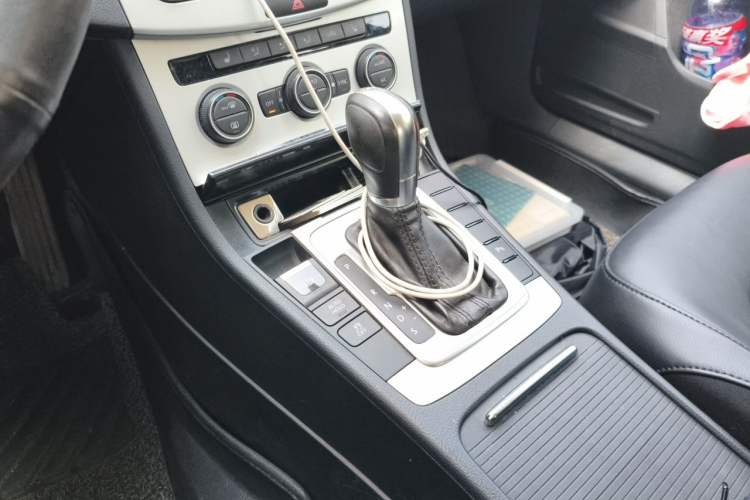 Used Volkswagen Magotan 2013 2.0 TSI Luxury Model Gear Lever