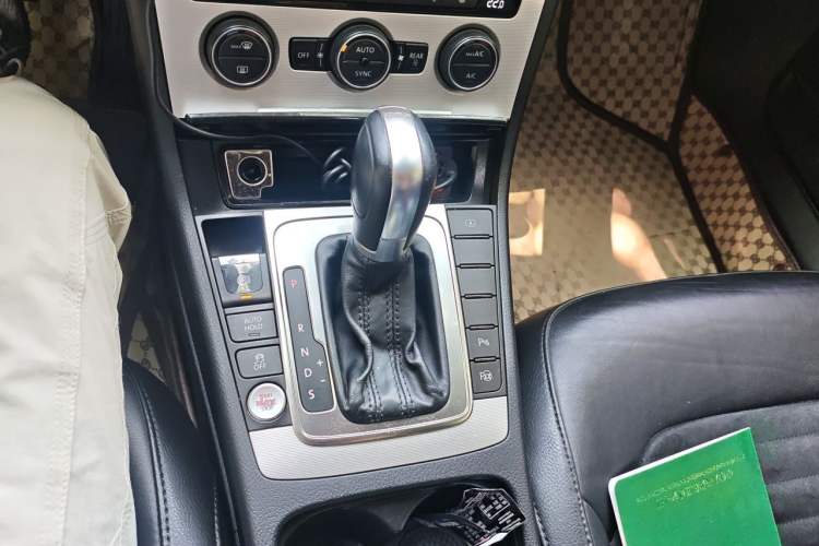 Used Volkswagen Magotan 2013 2.0 TSI Prestige Model Gear Lever