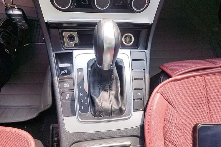 Used Volkswagen Magotan 2013 1.8TSI Premier Model Gear Lever