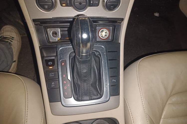 Used Volkswagen Magotan 2013 1.8TSI Luxury Model Gear Lever