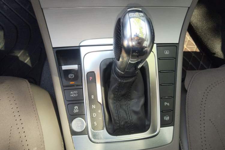 Used Volkswagen Magotan 2013 2.0 TSI Prestige Model Gear Lever