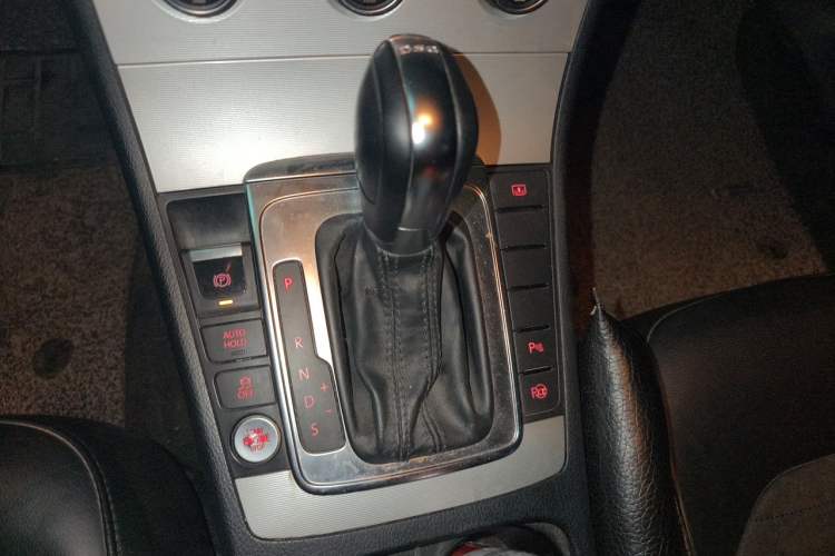 Used Volkswagen Magotan 2013 2.0 TSI Prestige Model Gear Lever