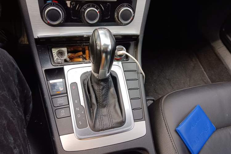 Used Volkswagen Magotan 2013 1.8TSI Comfort Model Gear Lever