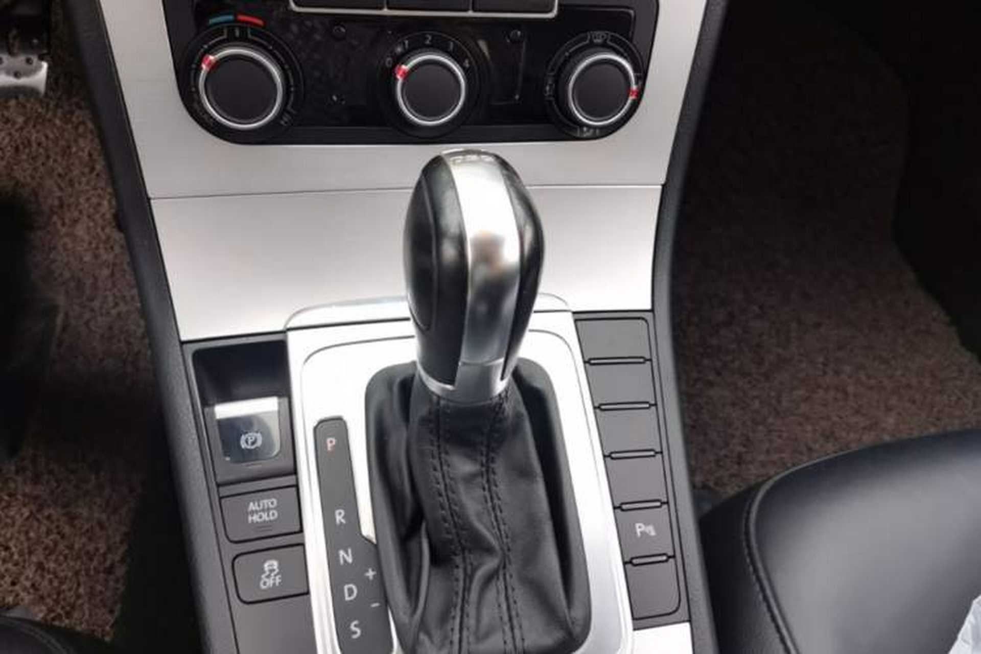 Used Volkswagen Magotan 2013 1.8TSI Premier Model Gear Lever