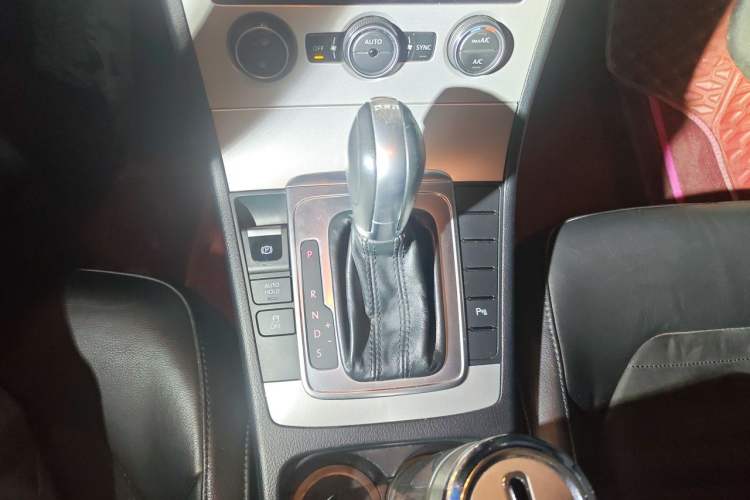Used Volkswagen Magotan 2013 1.8TSI Luxury Model Gear Lever