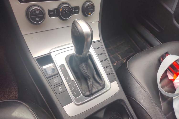 Used Volkswagen Magotan 2013 1.8TSI Luxury Model Gear Lever