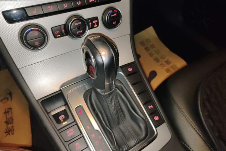 Used Volkswagen Magotan 2013 2.0 TSI Prestige Model Gear Lever