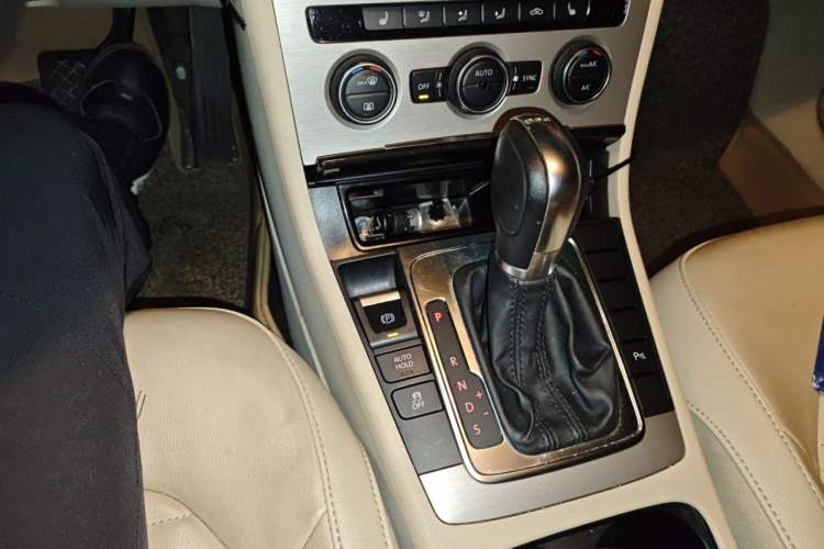 Used Volkswagen Magotan 2013 1.8TSI Luxury Model Gear Lever