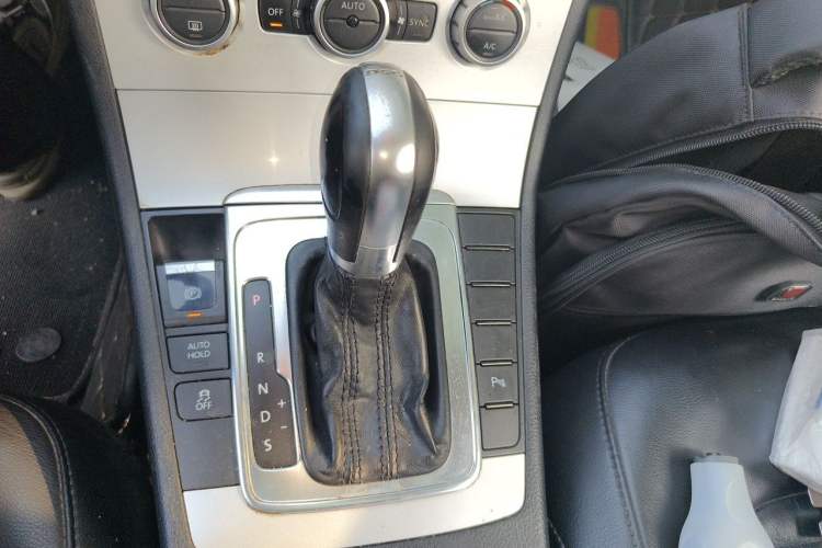 Used Volkswagen Magotan 2013 1.8TSI Luxury Model Gear Lever