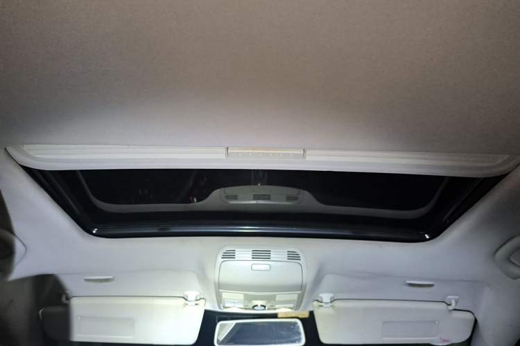 Used Volkswagen Magotan 2013 1.8TSI Luxury Model Headliner