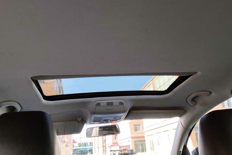 Used Volkswagen Magotan 2013 1.8TSI Premier Model Headliner