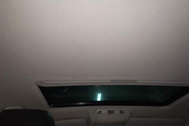 Used Volkswagen Magotan 2013 2.0 TSI Luxury Model Headliner