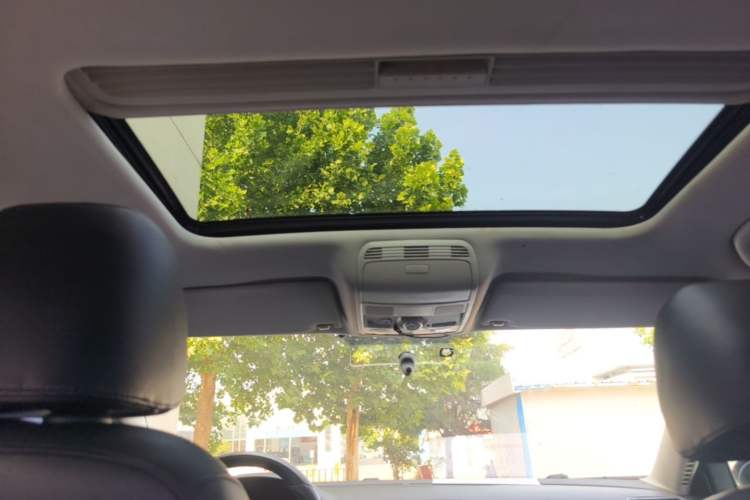 Used Volkswagen Magotan 2013 1.8TSI Comfort Model Headliner