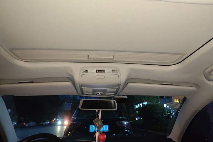 Used Volkswagen Magotan 2013 1.8TSI Luxury Model Headliner