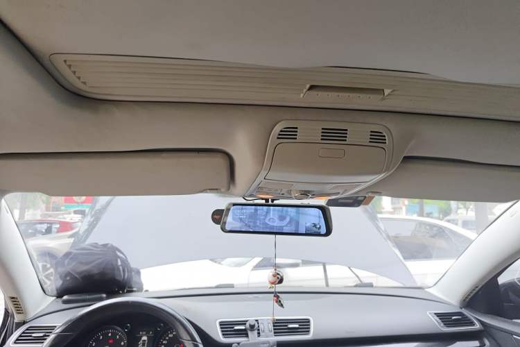 Used Volkswagen Magotan 2013 1.8TSI Luxury Model Headliner