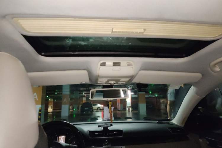 Used Volkswagen Magotan 2013 2.0 TSI Prestige Model Headliner