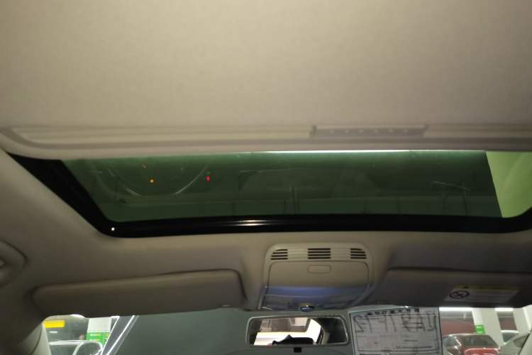 Used Volkswagen Magotan 2013 1.8TSI Luxury Model Headliner