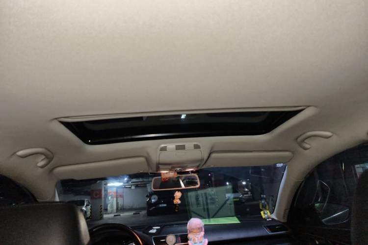 Used Volkswagen Magotan 2013 2.0 TSI Luxury Model Headliner