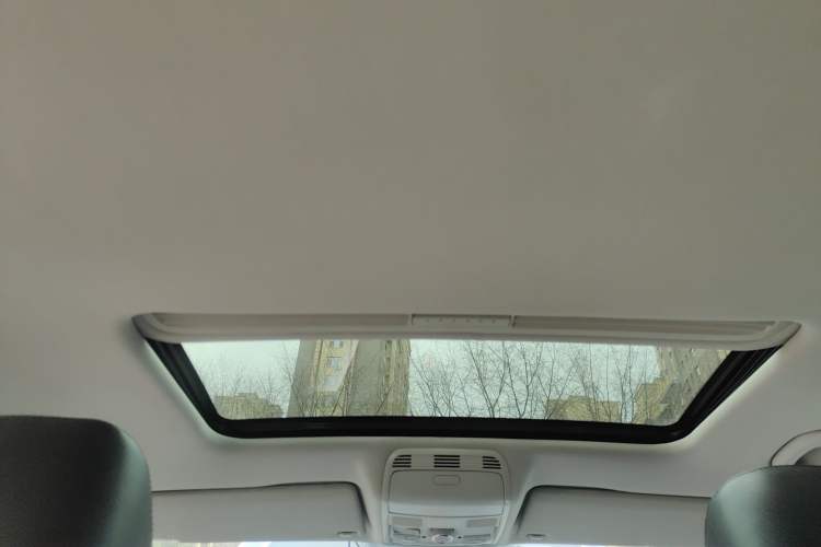 Used Volkswagen Magotan 2013 2.0 TSI Luxury Model Headliner
