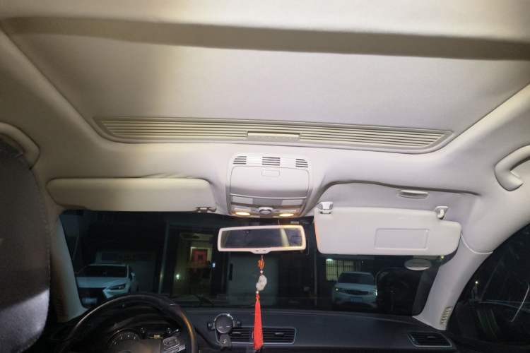 Used Volkswagen Magotan 2013 1.8TSI Prestige Model Headliner