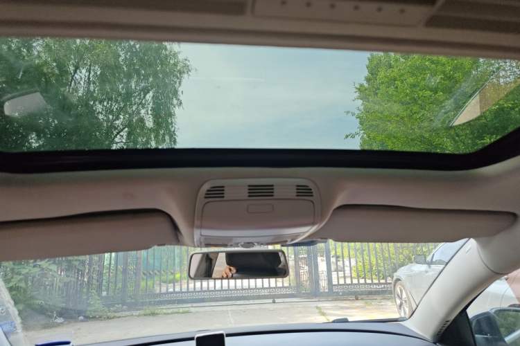 Used Volkswagen Magotan 2013 1.8TSI Premier Model Headliner