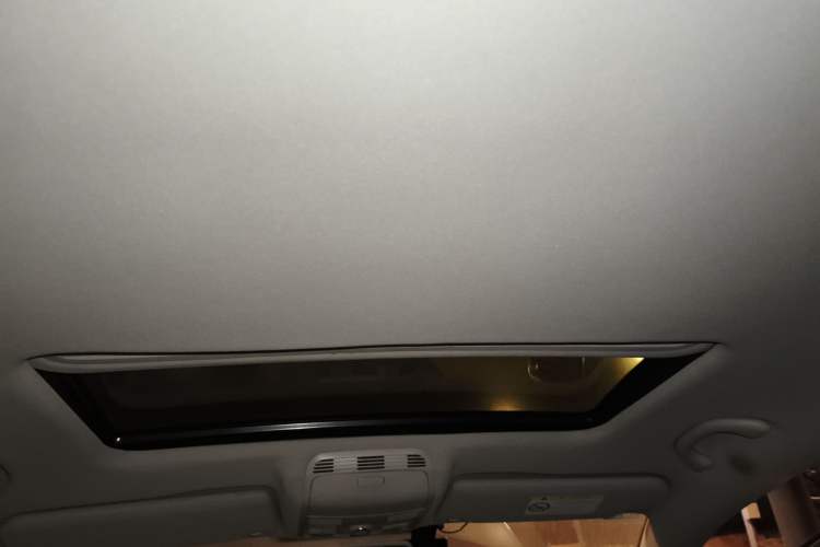Used Volkswagen Magotan 2013 2.0 TSI Luxury Model Headliner