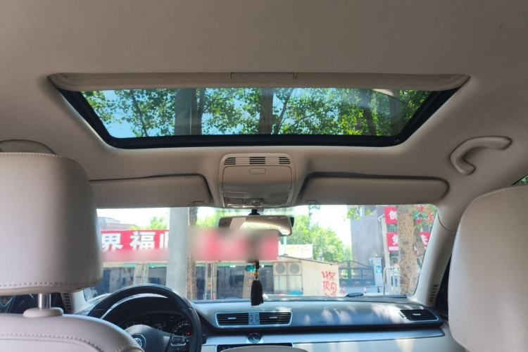 Used Volkswagen Magotan 2013 1.8TSI Luxury Model Headliner