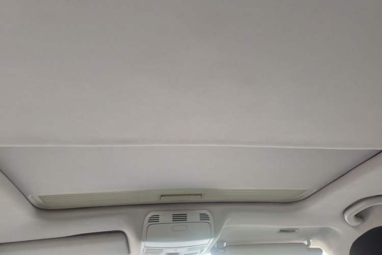 Used Volkswagen Magotan 2013 1.8TSI Luxury Model Headliner