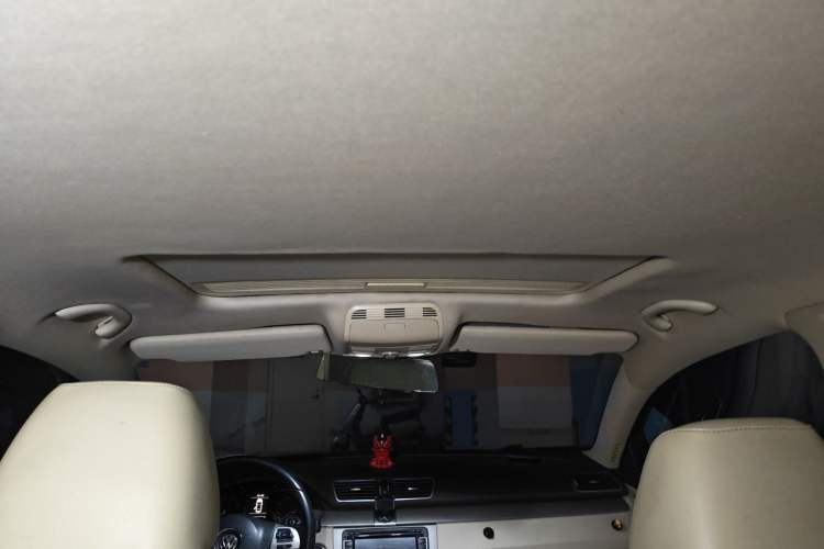 Used Volkswagen Magotan 2013 1.8TSI Luxury Model Headliner