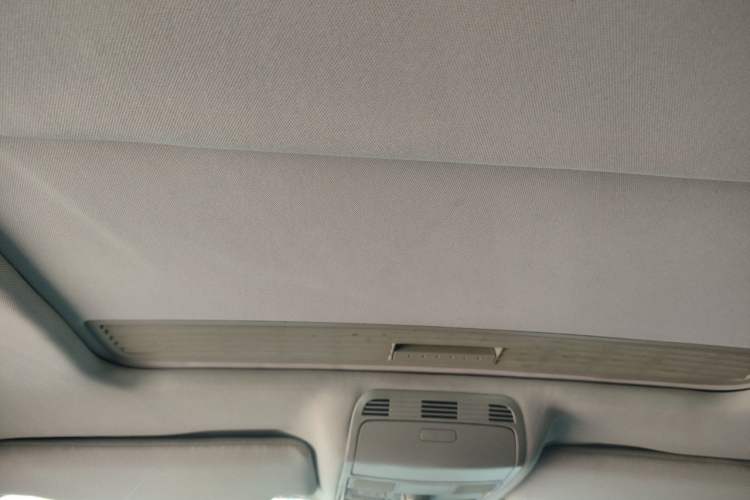 Used Volkswagen Magotan 2013 1.8TSI Luxury Model Headliner
