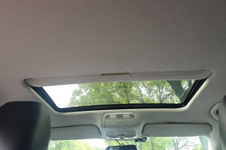Used Volkswagen Magotan 2013 1.8TSI Premier Model Headliner