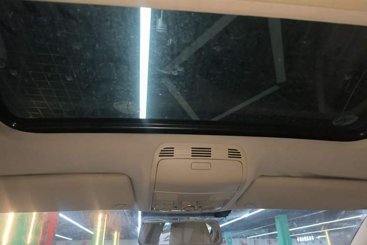 Used Volkswagen Magotan 2013 1.8TSI Luxury Model Headliner