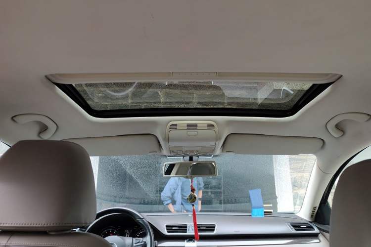 Used Volkswagen Magotan 2013 1.8TSI Prestige Model Headliner