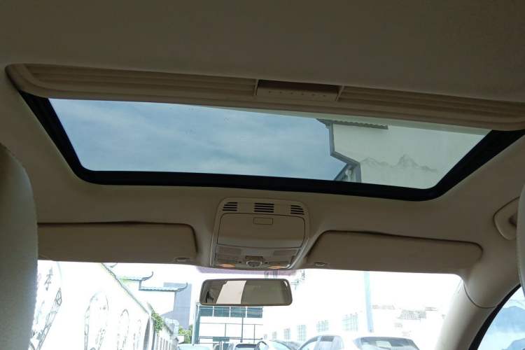 Used Volkswagen Magotan 2013 1.8TSI Luxury Model Headliner