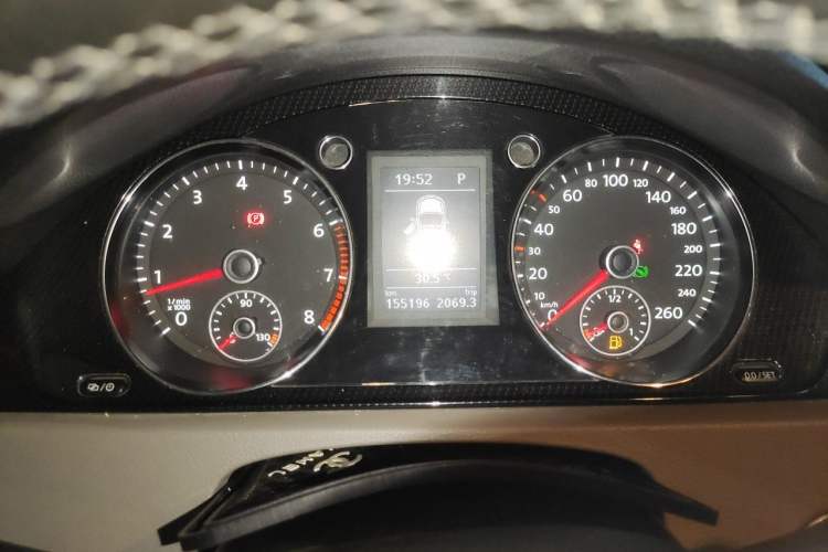 Used Volkswagen Magotan 2013 1.8TSI Luxury Model Instrument Cluster