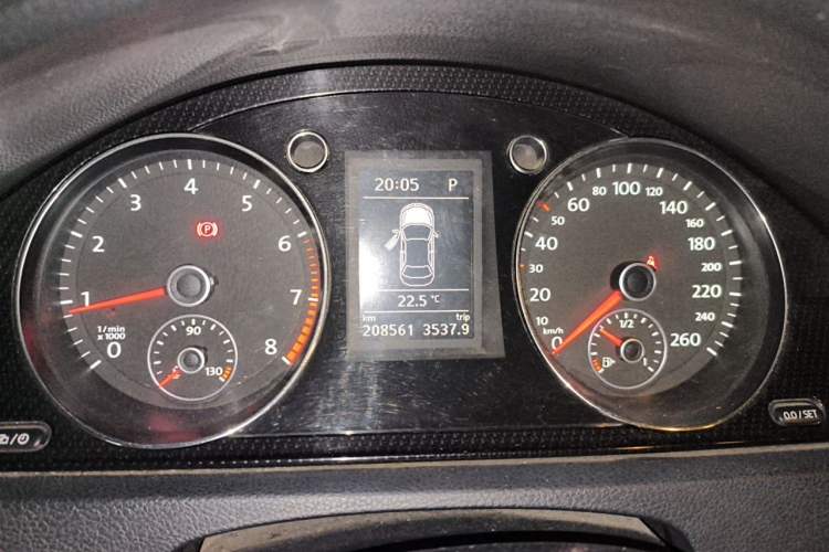 Used Volkswagen Magotan 2013 1.8TSI Luxury Model Instrument Cluster