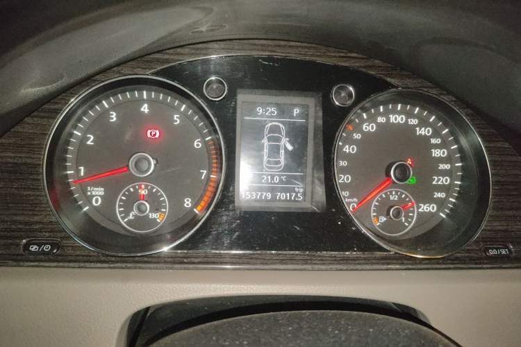 Used Volkswagen Magotan 2013 2.0 TSI Prestige Model Instrument Cluster
