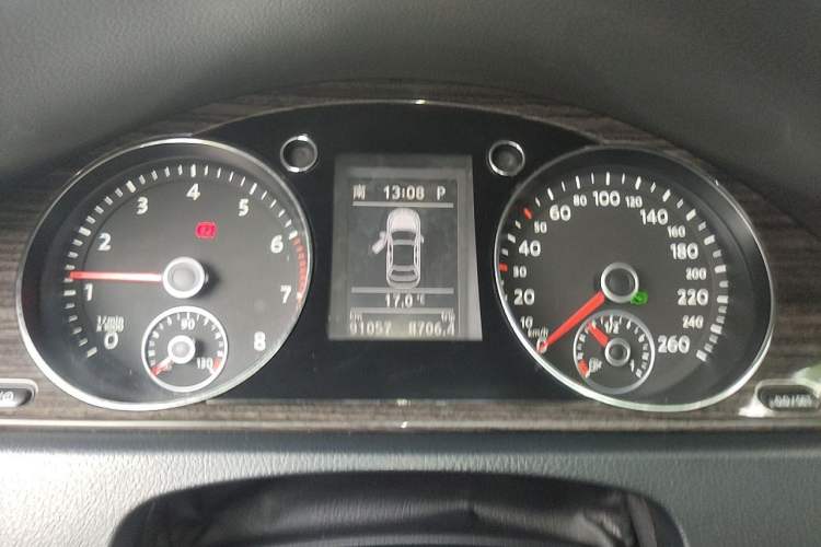 Used Volkswagen Magotan 2013 1.8TSI Prestige Model Instrument Cluster