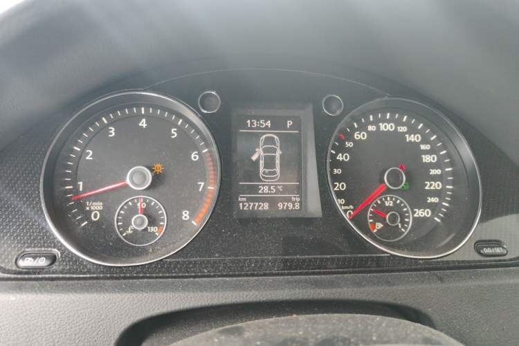 Used Volkswagen Magotan 2013 1.8TSI Luxury Model Instrument Cluster