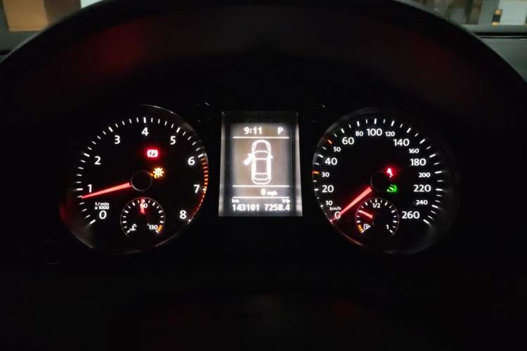 Used Volkswagen Magotan 2013 2.0 TSI Prestige Model Instrument Cluster