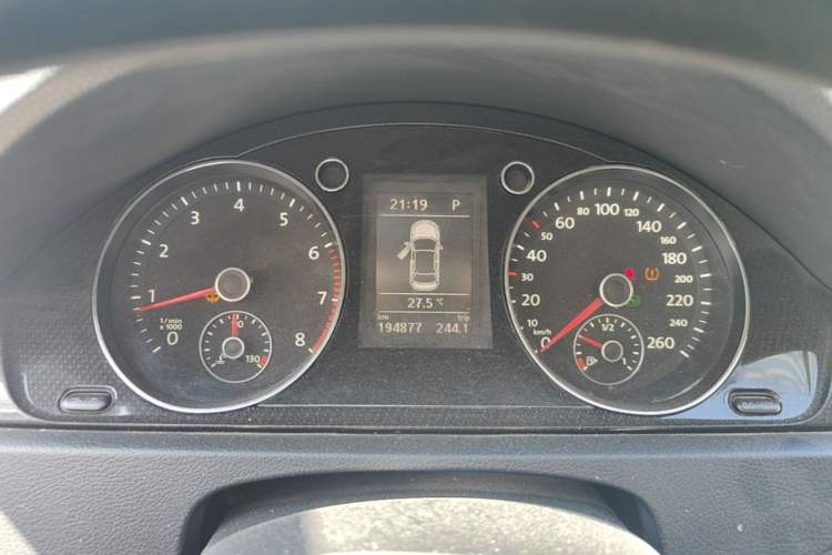 Used Volkswagen Magotan 2013 2.0 TSI Luxury Model Instrument Cluster