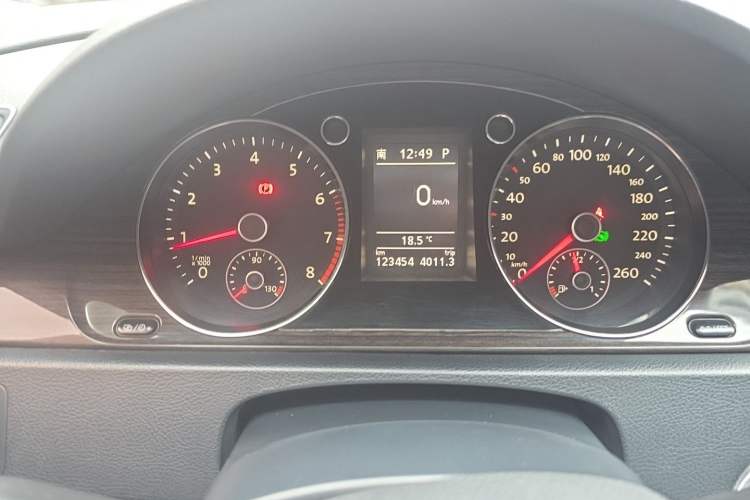 Used Volkswagen Magotan 2013 2.0 TSI Prestige Model Instrument Cluster
